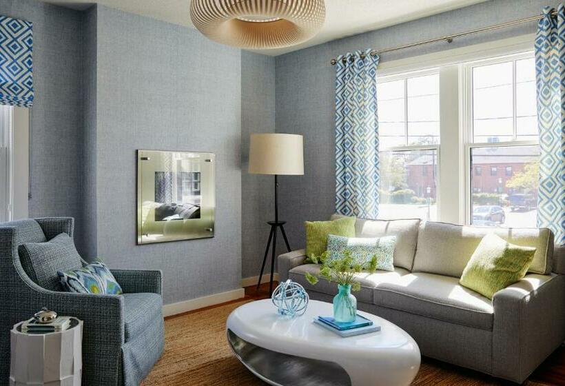 キングサイズベッドのスイートルーム, The Attwater