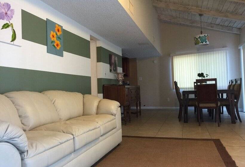 ビラホテル1ベッドルーム, The Village Palm Desert