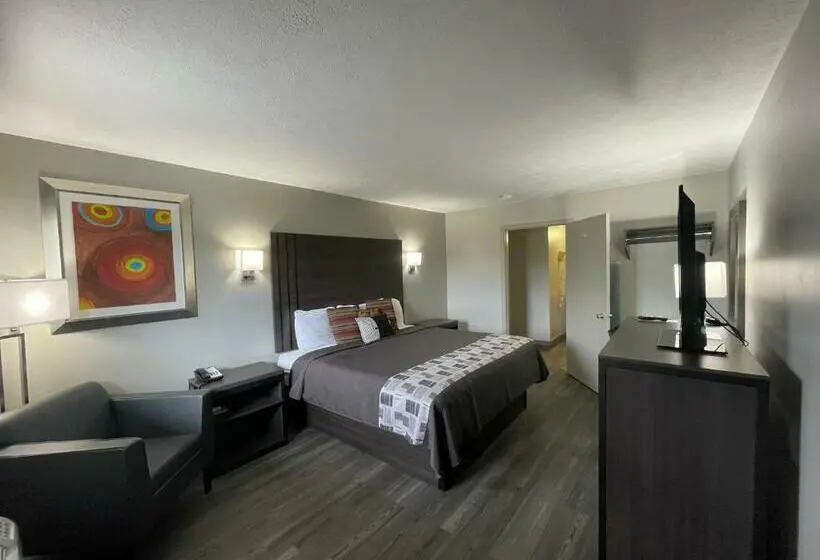 キングサイズベッドのスタンダードルーム, Embassy Inn Hohenwald