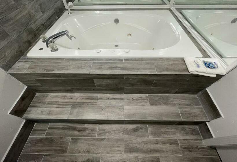 غرفة قياسية سرير كينج, Embassy Inn  Hohenwald