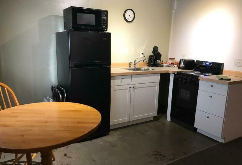 كابينة, The Pioneer Motel