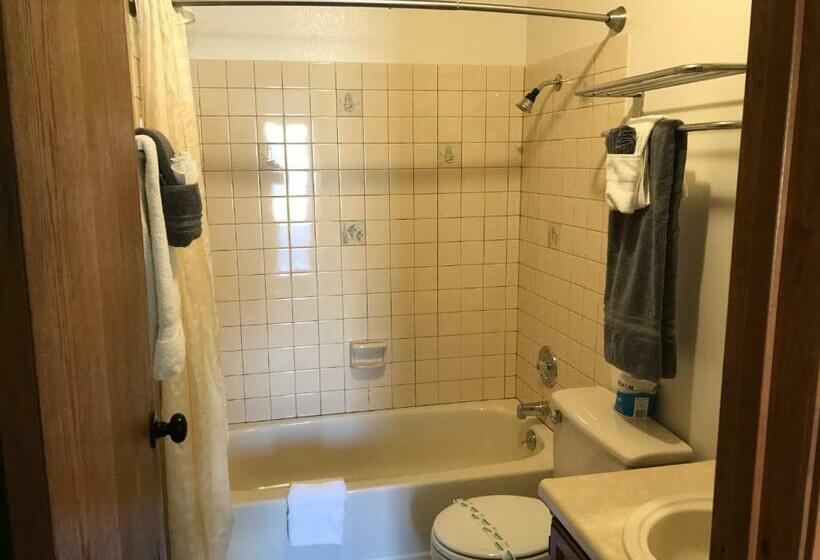 غرفة قياسية, The Pioneer Motel