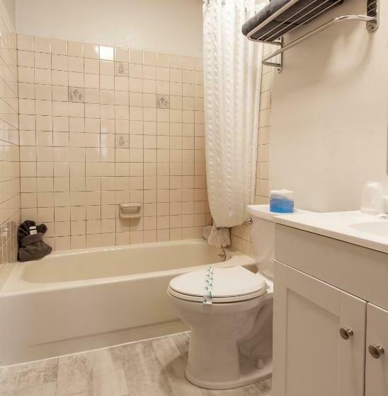 غرفة قياسية, The Pioneer Motel