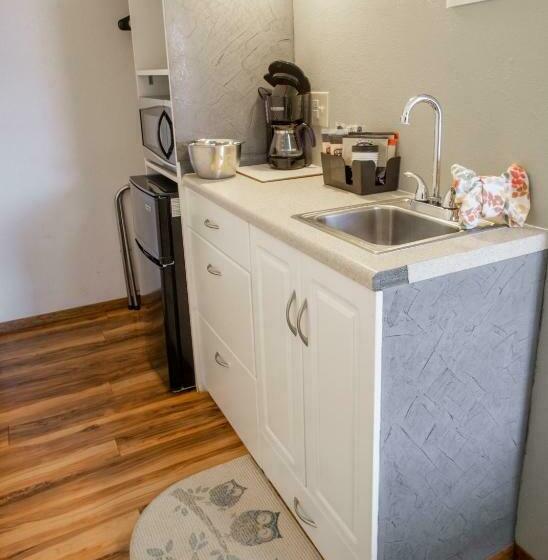 غرفة قياسية, The Pioneer Motel