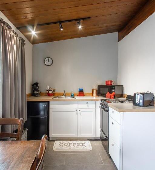 كابينة, The Pioneer Motel