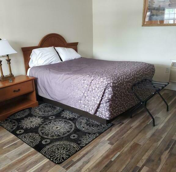 Номер Стандарт, Turnpike Motel