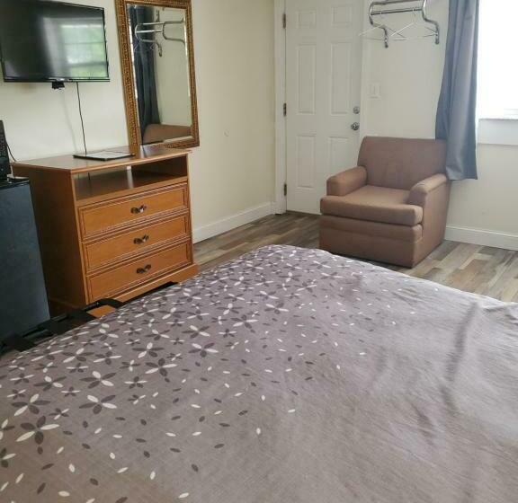 Номер Стандарт, Turnpike Motel