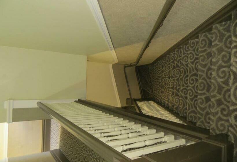 Номер Стандарт Индивидуальный Совместная Ванная, Perramont