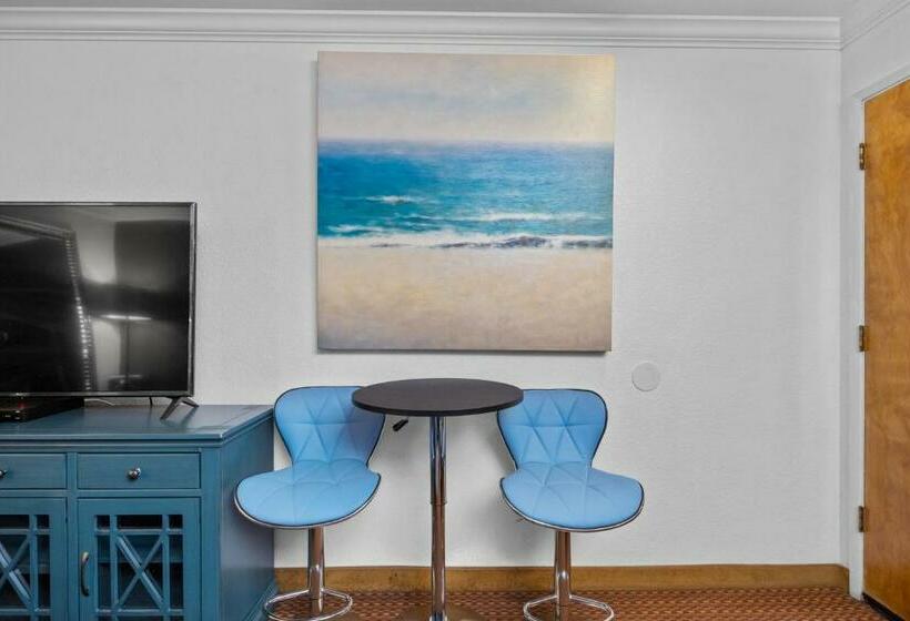 带大床的标准间, Americana Inn Motel