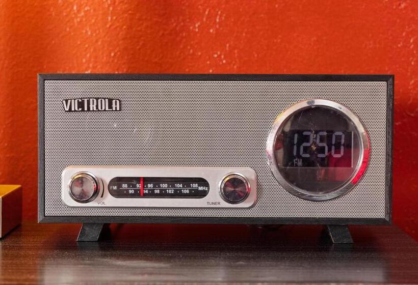 标准间, Americana Inn Motel