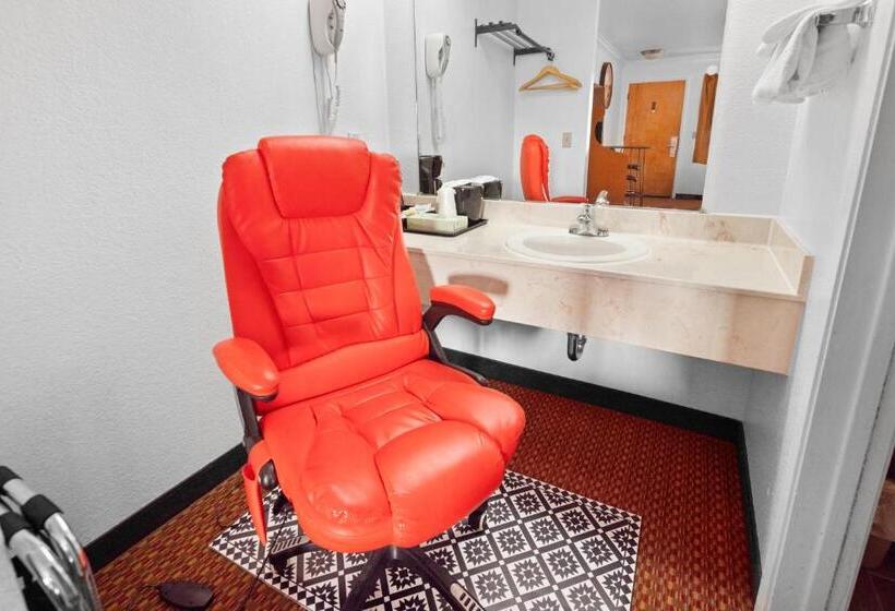 标准间, Americana Inn Motel