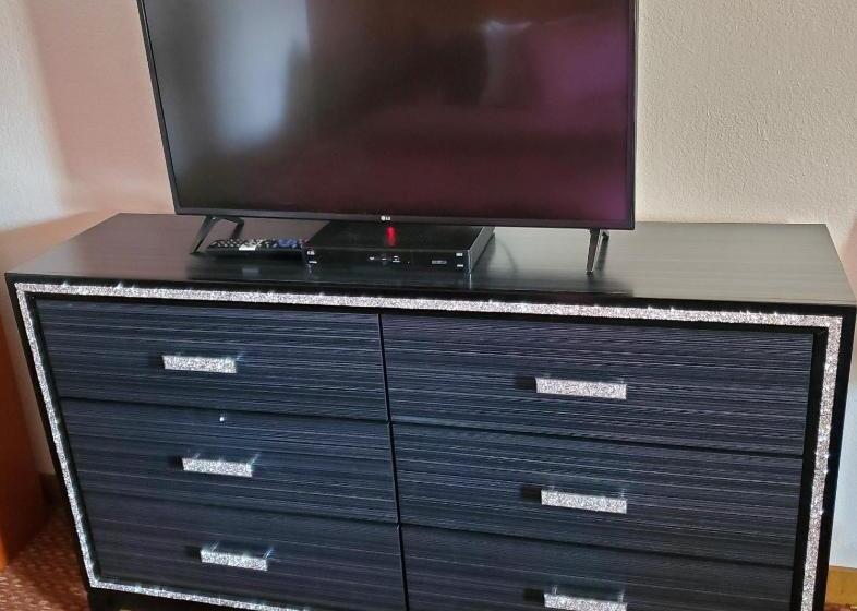 标准间, Americana Inn Motel