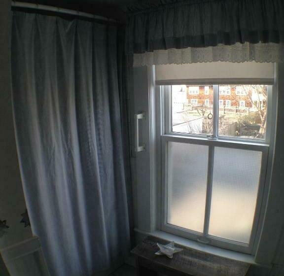 غرفة قياسية, Lantana House