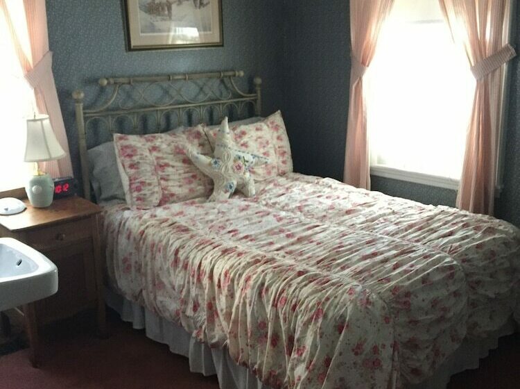 غرفة قياسية, Lantana House