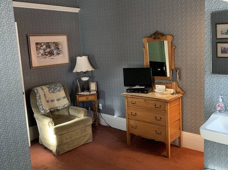 غرفة قياسية, Lantana House