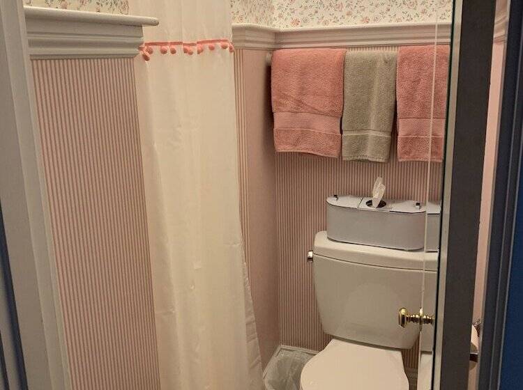 غرفة قياسية, Lantana House