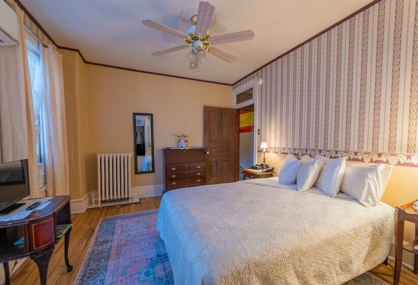 Номер Стандарт Трехместный, The Maid S Quarters Bed Breakfast & Tearoom