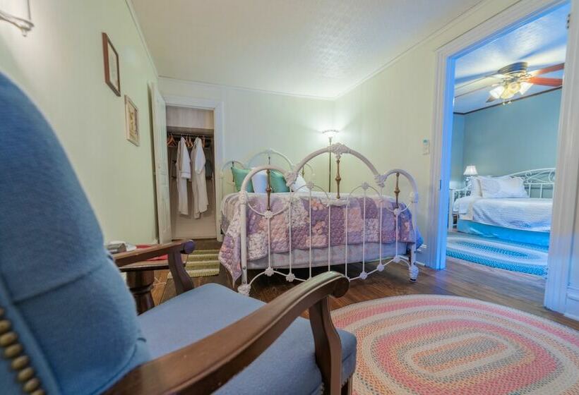 Номер Стандарт Трехместный, The Maid S Quarters Bed Breakfast & Tearoom