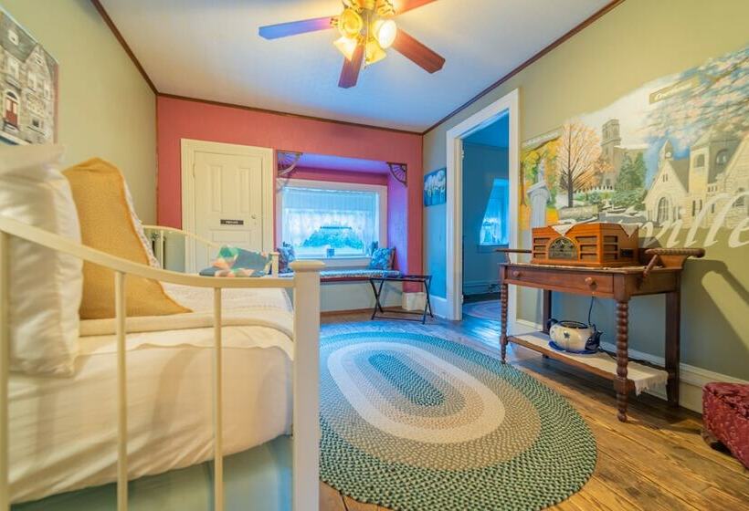 Номер Стандарт Трехместный, The Maid S Quarters Bed Breakfast & Tearoom