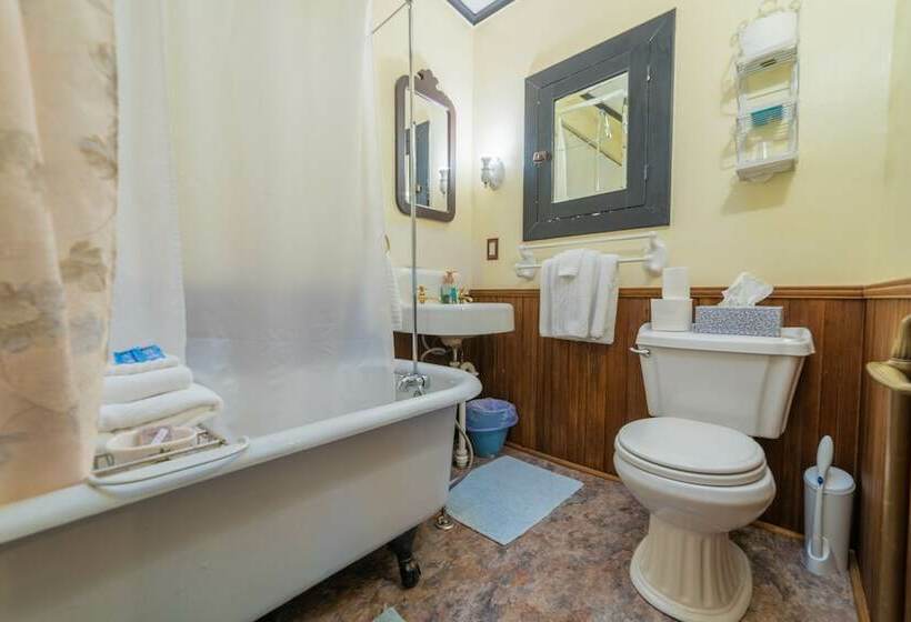 Номер Стандарт Трехместный, The Maid S Quarters Bed Breakfast & Tearoom