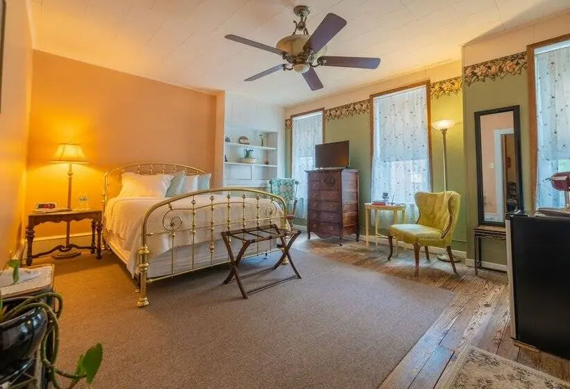 スタンダードルーム, The Maid S Quarters Bed Breakfast & Tearoom