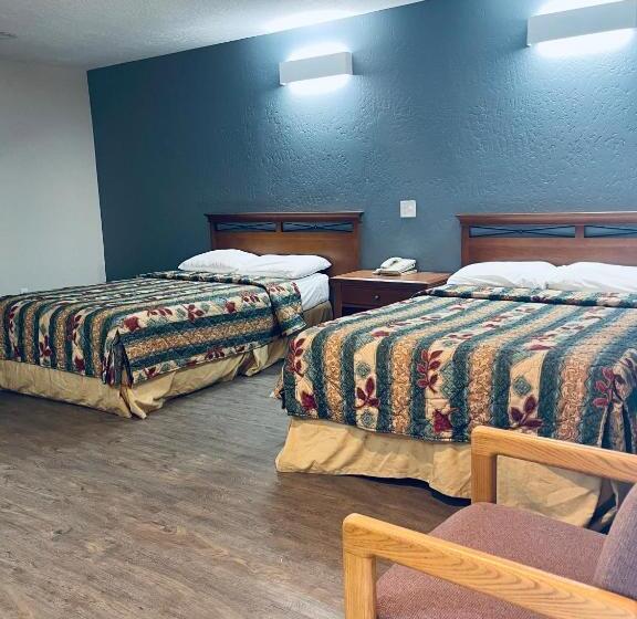 带2个双人床的标准工作室, Century 21 Motel