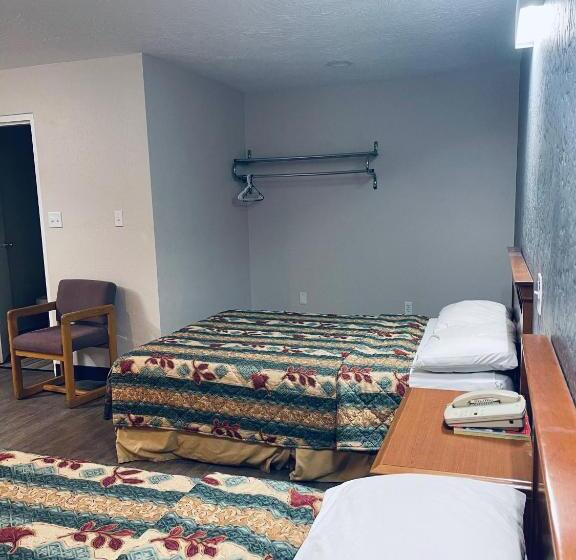 Номер Стандарт 2 Двуспальные Кровати, Century 21 Motel
