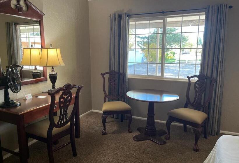 キングサイズベッドのスタンダードルーム, Delano Motel & Rv Park Beaver