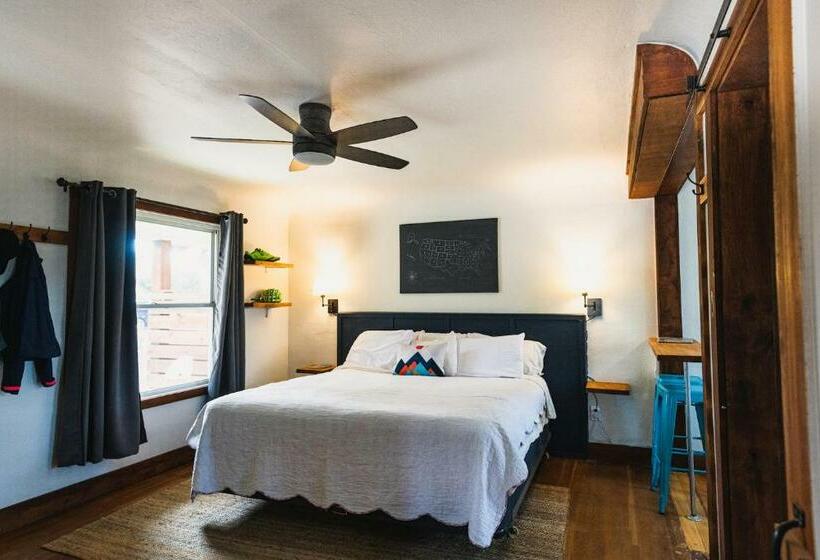 Deluxe Suite King-Size Franciággyal, Left Coast Lodge