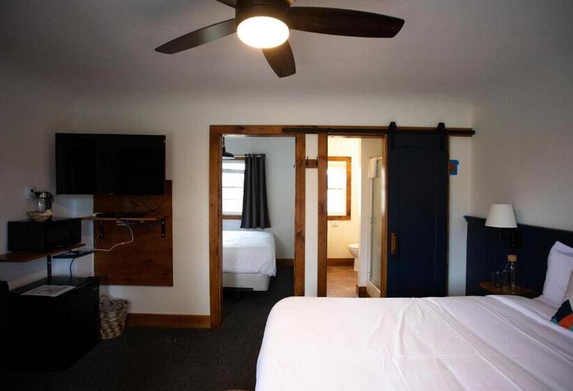 Standard Szoba, Left Coast Lodge