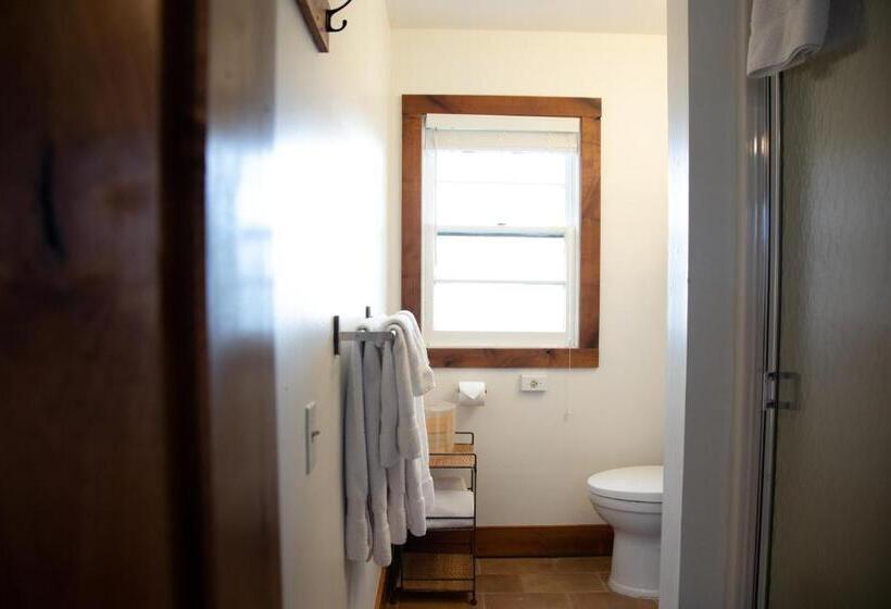 Standard Szoba, Left Coast Lodge