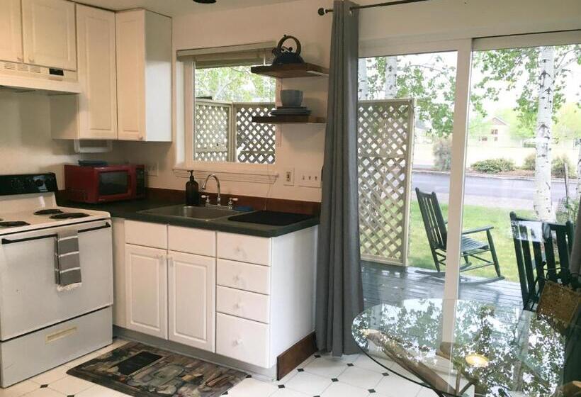 1 Szobás Apartman Földszinten, Left Coast Lodge