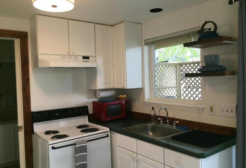 1 Szobás Apartman Földszinten, Left Coast Lodge