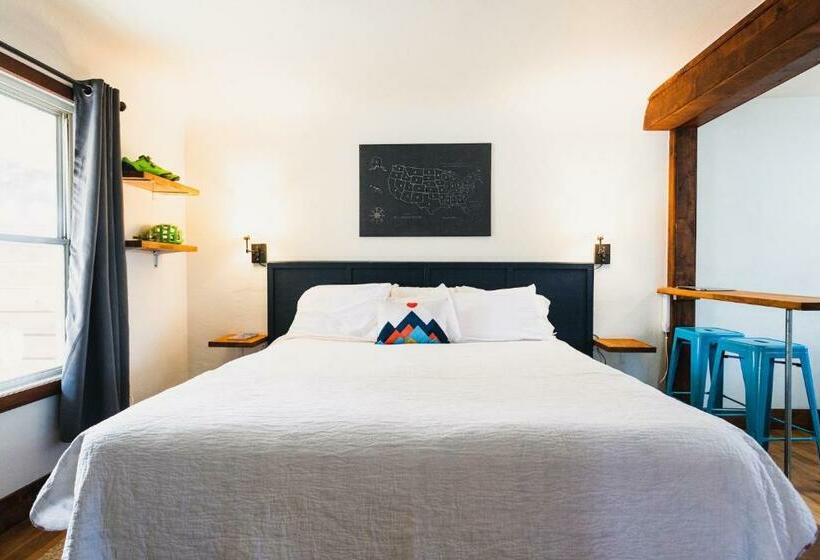 Deluxe Suite King-Size Franciággyal, Left Coast Lodge