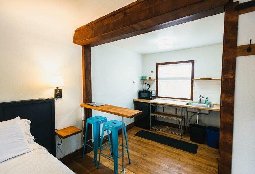 Deluxe Suite King-Size Franciággyal, Left Coast Lodge