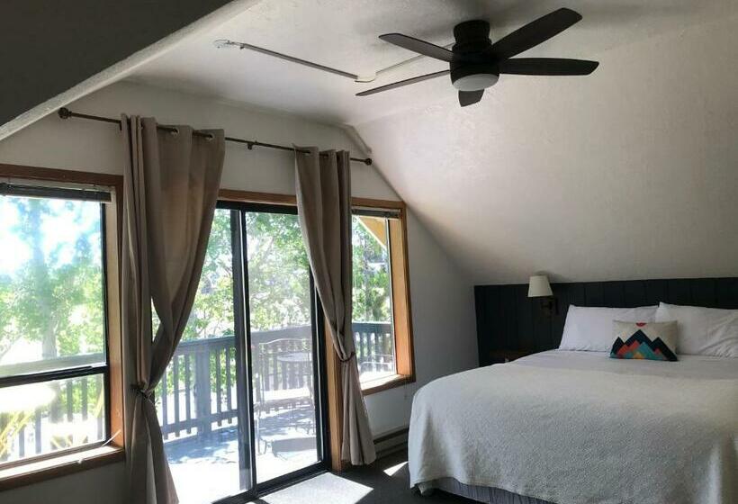 Lakosztály Erkéllyel, Left Coast Lodge