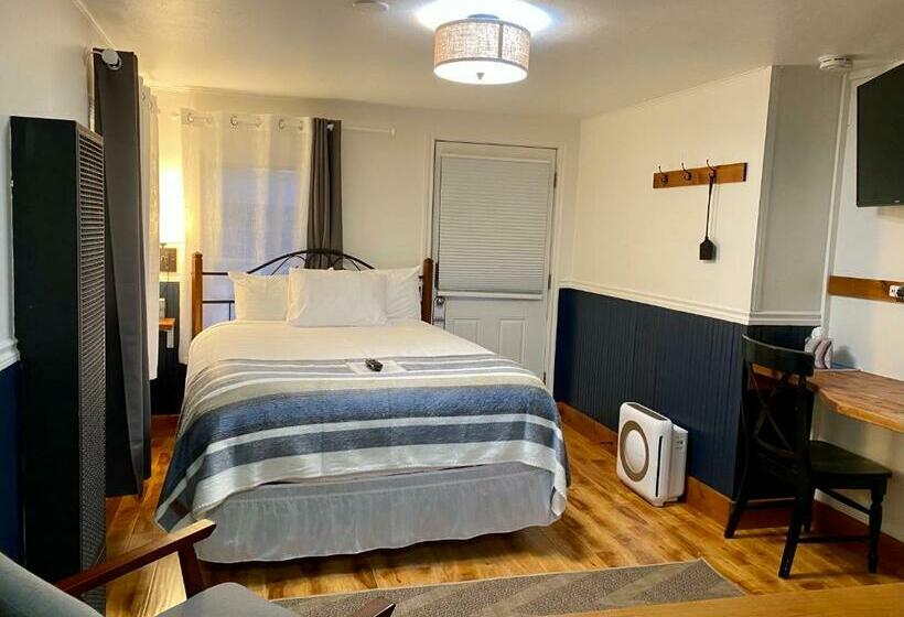 Standard Szoba, Left Coast Lodge