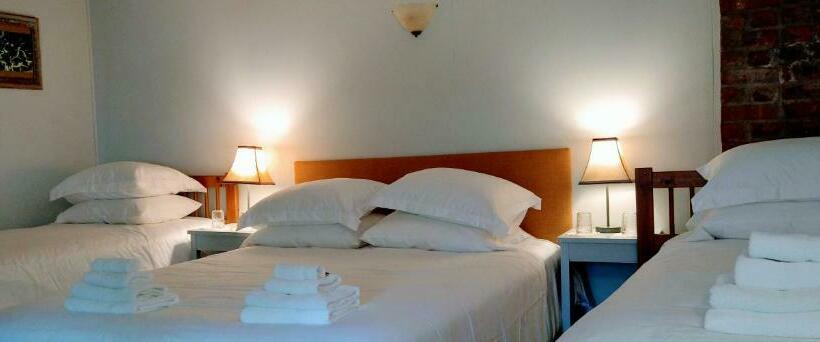 ファミリールーム, Pine Hill Arms