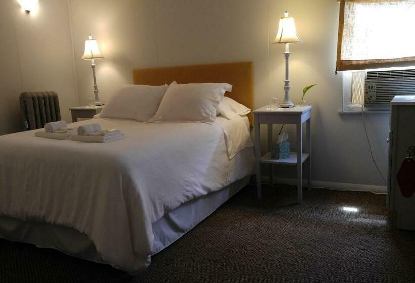 スタンダードルーム, Pine Hill Arms