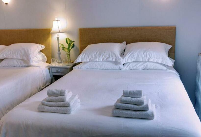 スタンダードルーム, Pine Hill Arms