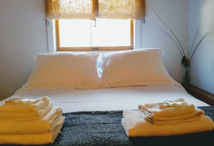 スタンダードトリプルルーム, Pine Hill Arms