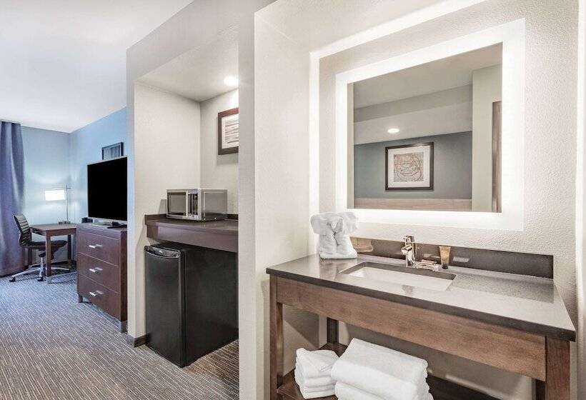 Люкс, Wingate By Wyndham Wisconsin Dells Waterpark