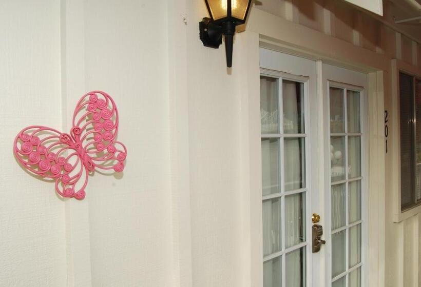 스탠다드 룸, 5th Street Inn