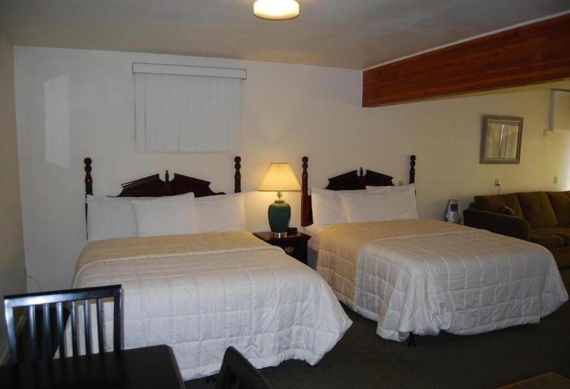 스탠다드 스튜디오, 5th Street Inn