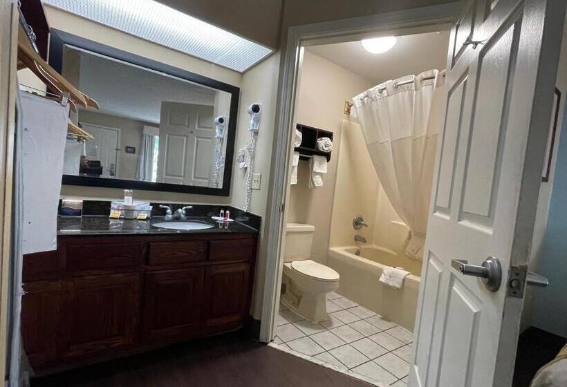 Номер Deluxe, Baymont By Wyndham Thomasville