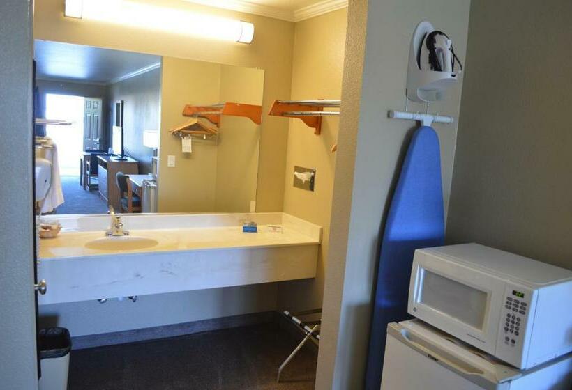 غرفة قياسية, Budget Inn