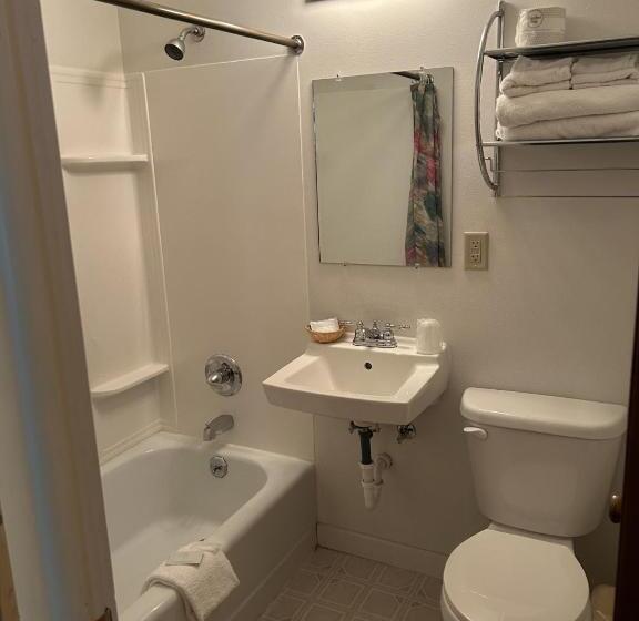 이코노미 룸, Holiday Lodge