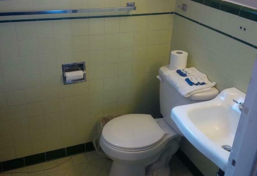Quarto Estandar, Holiday Lodge
