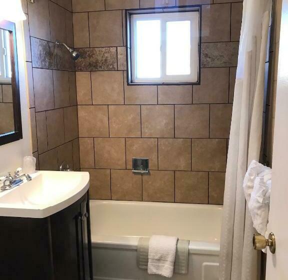 غرفة قياسية سرير كينج, Townhouse Inn & Suites