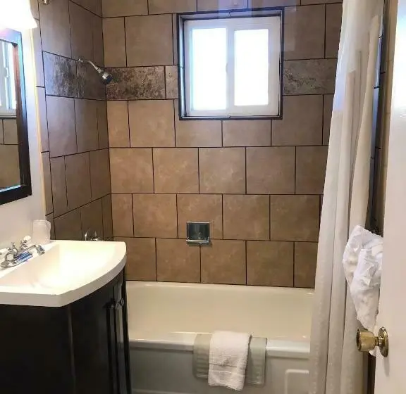 ファミリールーム, Townhouse Inn & Suites